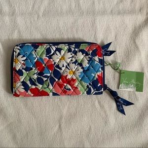 NWT Vera Bradley Summer Cottage Zip-Around Wallet